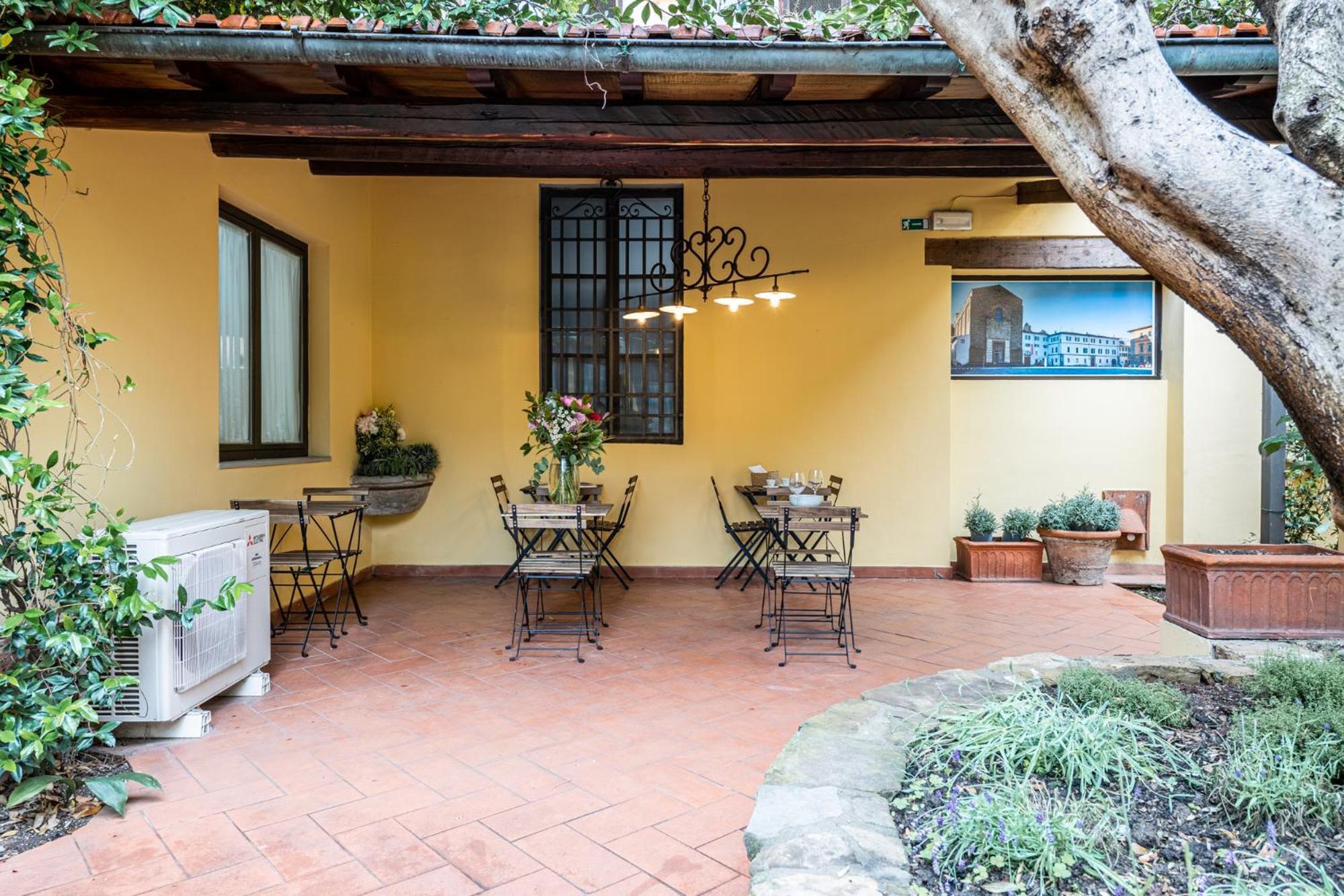 Cortile Santa Monaca *